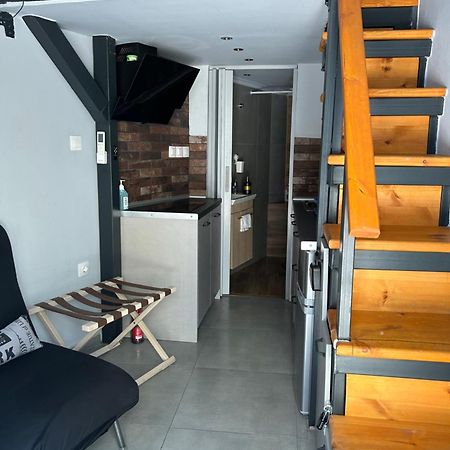 Youth Loft In Ano Poli テッサロニキ エクステリア 写真